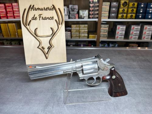 SMITH & WESSON 686